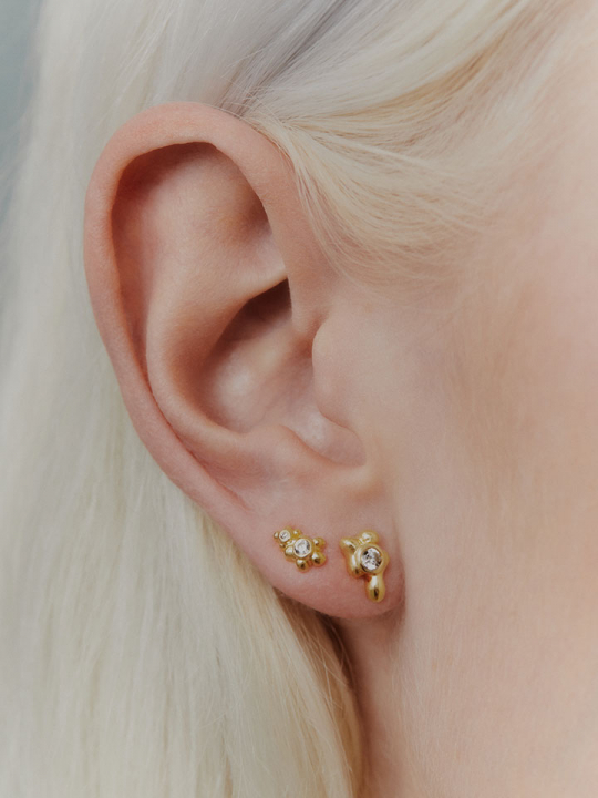 Lily Stud Goldplated Silver (One) in the group Earrings / Gold Earrings at SCANDINAVIAN JEWELRY DESIGN (100996YG)