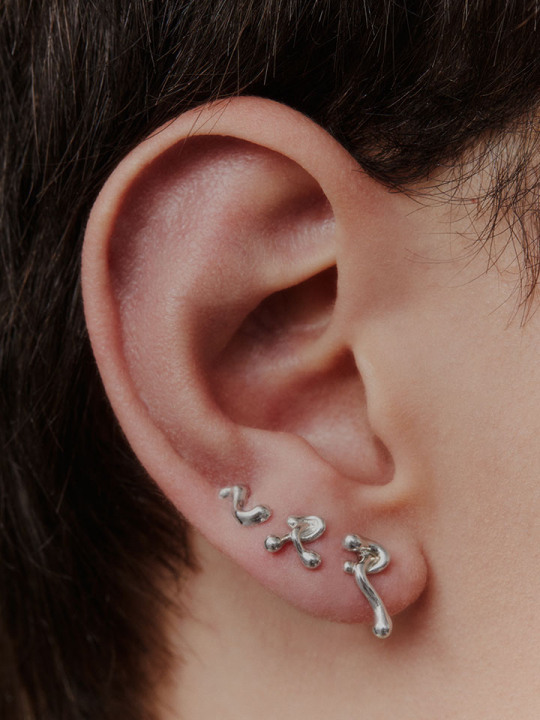 Lotus Stud Silver (One) in the group Earrings / Silver Earrings at SCANDINAVIAN JEWELRY DESIGN (101002AG)
