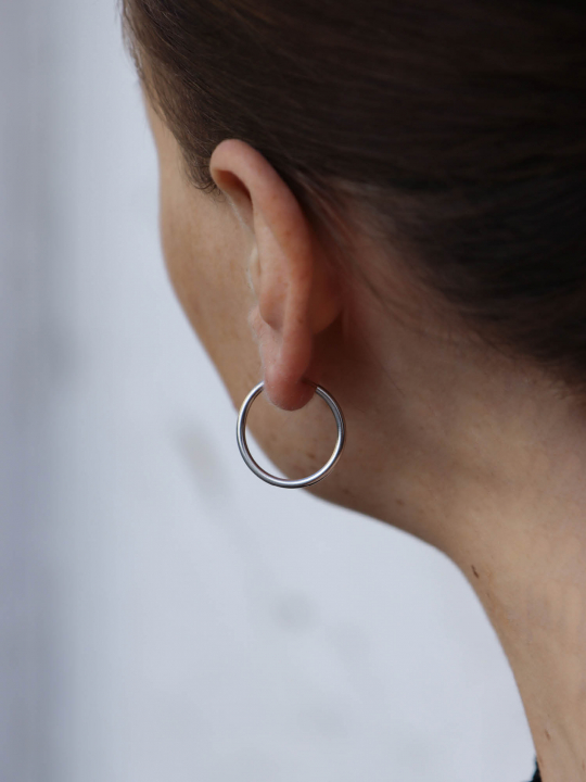 Senorita 20 Hoops Silver (Pair) in the group Earrings / Silver Earrings at SCANDINAVIAN JEWELRY DESIGN (100703AG-20)