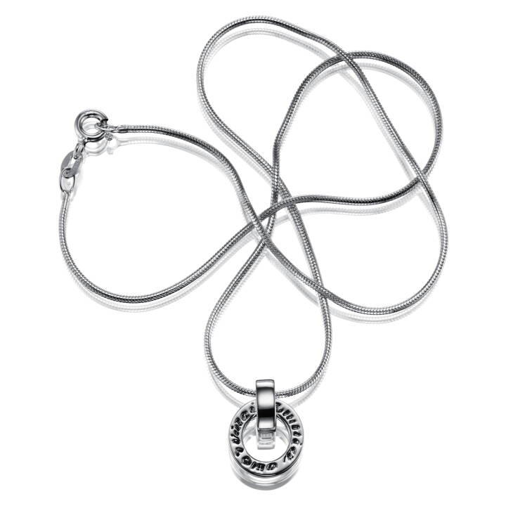 Ring Around - Amor Vincit Omnia Pendant Silver in the group Necklaces / Silver Necklaces at SCANDINAVIAN JEWELRY DESIGN (11-100-00488-0000)