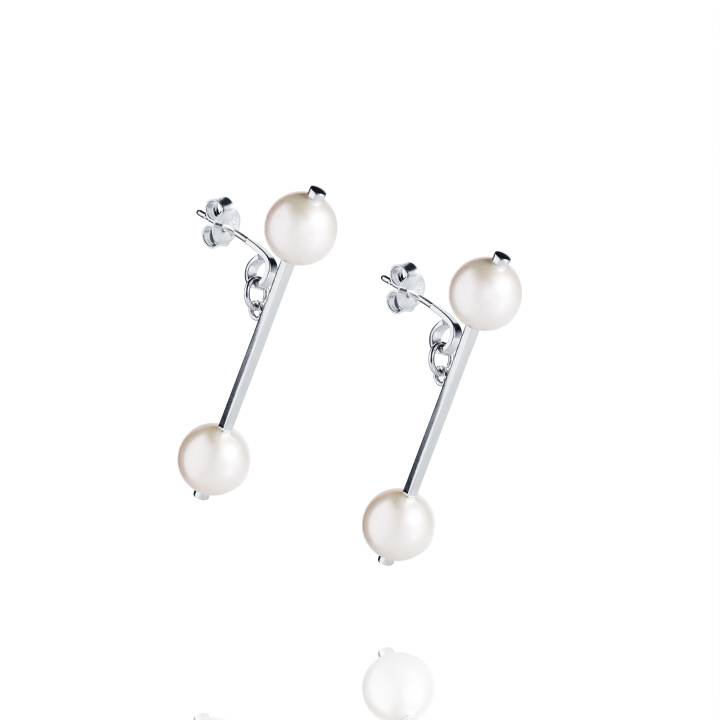Balance Earringrings Silver in the group Earrings / Pearl Earrings at SCANDINAVIAN JEWELRY DESIGN (12-100-02030-0000)