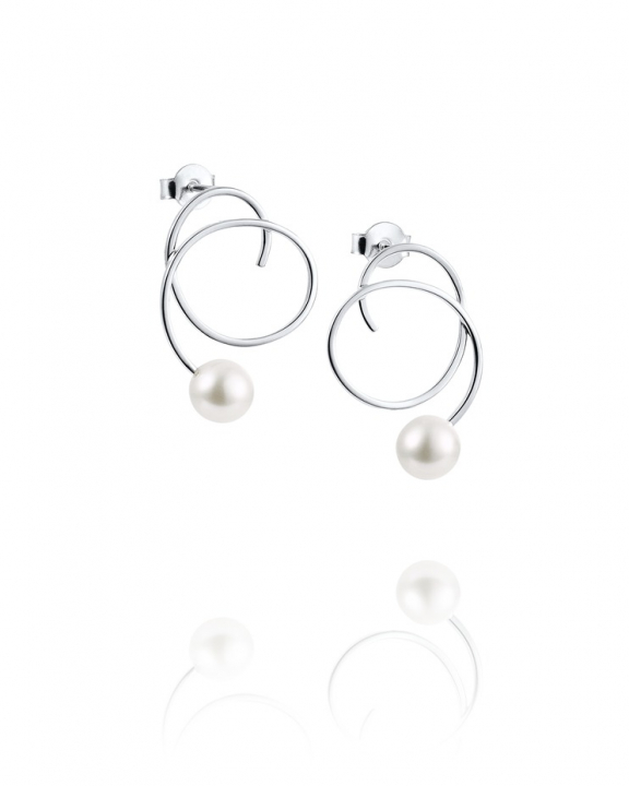 Little Curly Pearly Earring Silver in the group Earrings / Pearl Earrings at SCANDINAVIAN JEWELRY DESIGN (12-100-02095-0000)