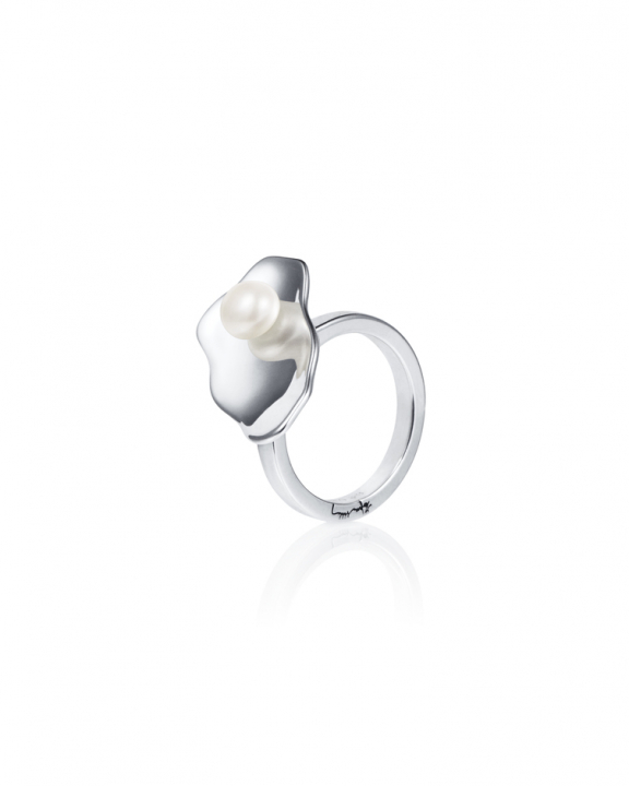 Oyster Ring Silver in the group Rings / Pearl Rings at SCANDINAVIAN JEWELRY DESIGN (13-100-02136)