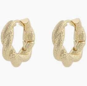 Serena twisted round ear Gold in the group Earrings / Gold Earrings at SCANDINAVIAN JEWELRY DESIGN (1312-6500-257)