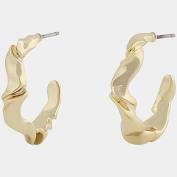 Malibu oval ear Gold in the group Earrings / Gold Earrings at SCANDINAVIAN JEWELRY DESIGN (1316-6300-257)