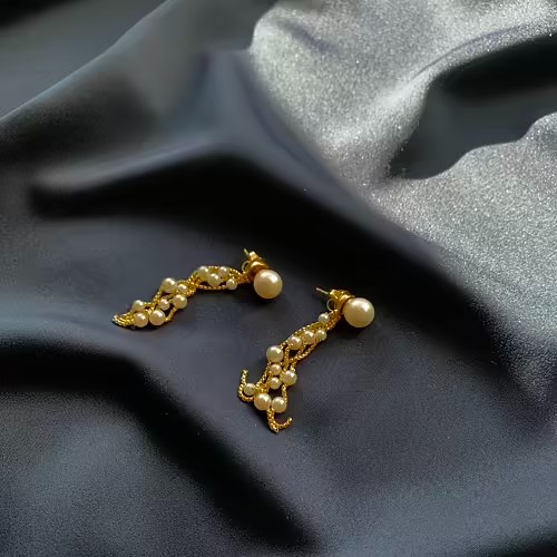  in the group Earrings / Gold Earrings at SCANDINAVIAN JEWELRY DESIGN (2229421012)