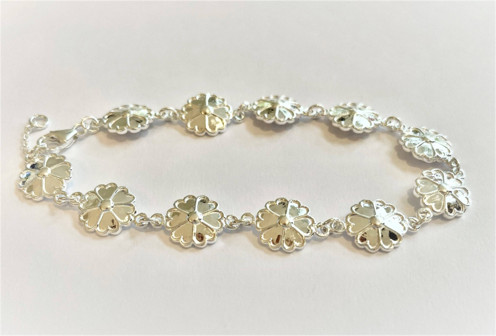 Uppland Bracelets 10 blommor silver 18+1 cm in the group Bracelets / Silver Bracelets at SCANDINAVIAN JEWELRY DESIGN (820080925)