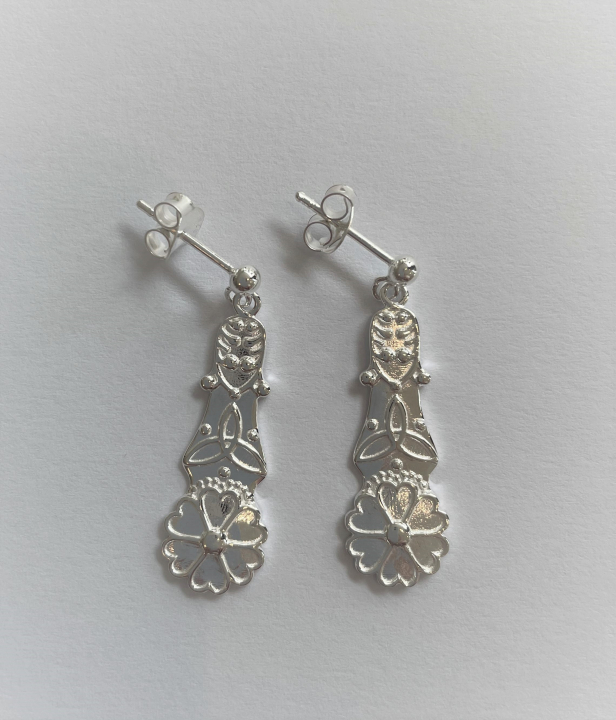 Uppland Earring blommor stort silver in the group Earrings / Silver Earrings at SCANDINAVIAN JEWELRY DESIGN (820082925)