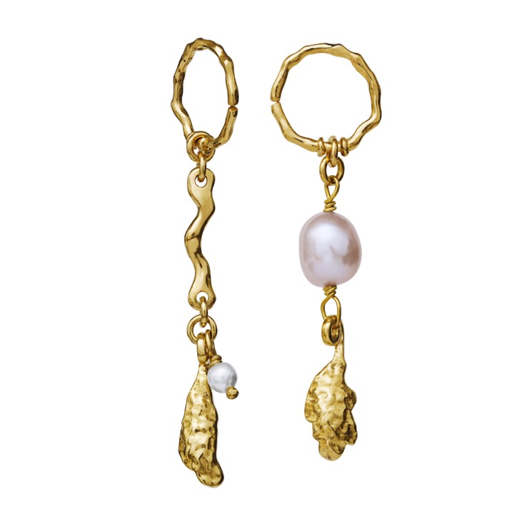 Lyric Earring (Gold) in the group Earrings / Pearl Earrings at SCANDINAVIAN JEWELRY DESIGN (9687a)