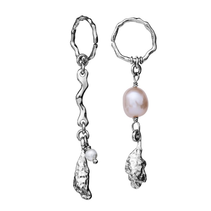 Lyric Earring (silver) in the group Earrings / Pearl Earrings at SCANDINAVIAN JEWELRY DESIGN (9687c)