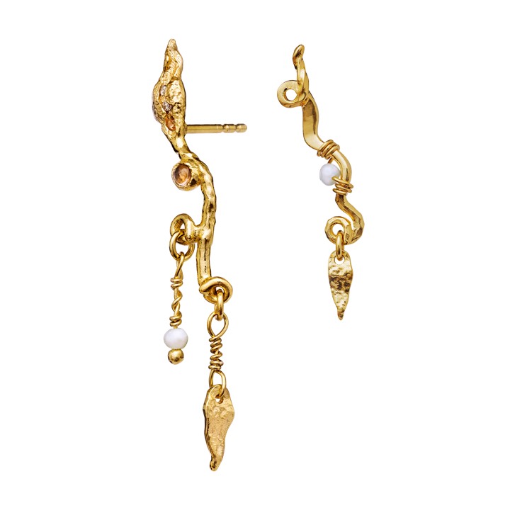 Vilda Earring Gold in the group Earrings / Gold Earrings at SCANDINAVIAN JEWELRY DESIGN (9747a)