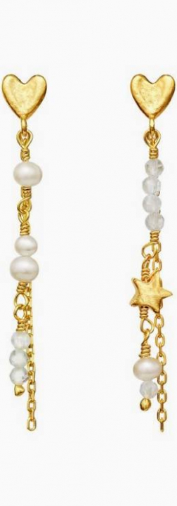 Silma Earrings Gold in the group Earrings / Pearl Earrings at SCANDINAVIAN JEWELRY DESIGN (9947A)