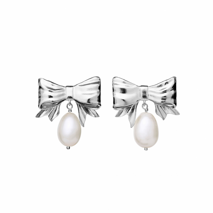 Diana earrings silver in the group Earrings / Pearl Earrings at SCANDINAVIAN JEWELRY DESIGN (9957C)