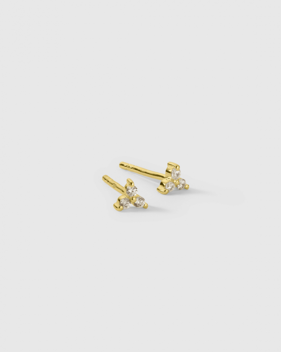 Celestia Triple Stone Studs Earrings Gold in the group Earrings / Gold Earrings at SCANDINAVIAN JEWELRY DESIGN (EG1296)