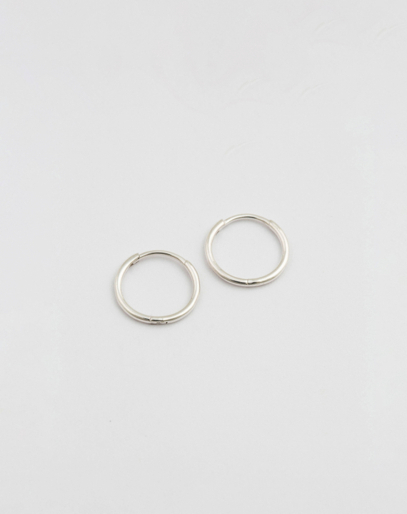 Beloved Small Hoops Silver in the group Earrings / Silver Earrings at SCANDINAVIAN JEWELRY DESIGN (ES1088)