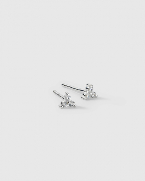 Celestia Triple Stone Studs Earrings Silver in the group Earrings / Silver Earrings at SCANDINAVIAN JEWELRY DESIGN (ES1296)