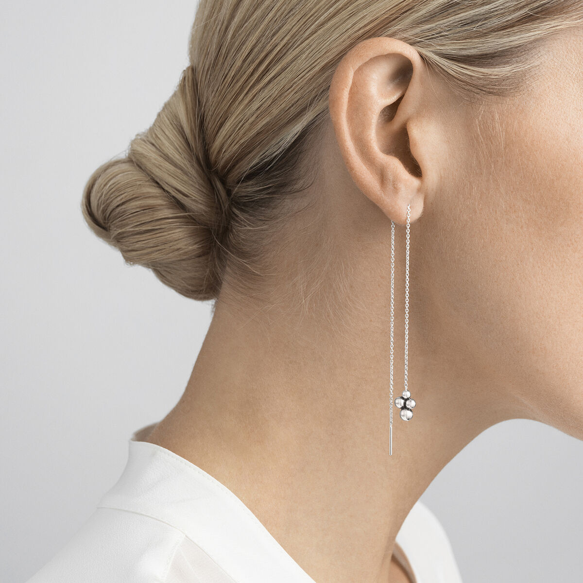 MOONLIGHT GRAPES THREADER Earring Silver