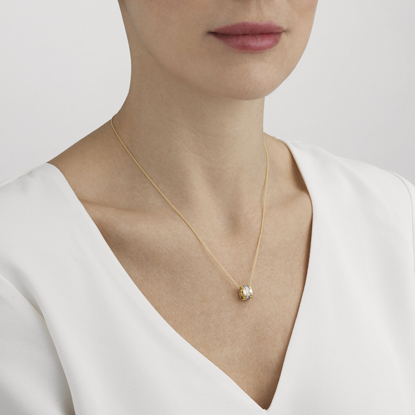 FUSION Pendant Gold White gold Rose gold CENTRE PAVÉ 0.19 ct