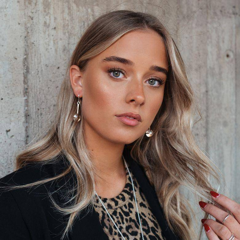 Amor Fati Globe - Crystal Quart Earring Silver