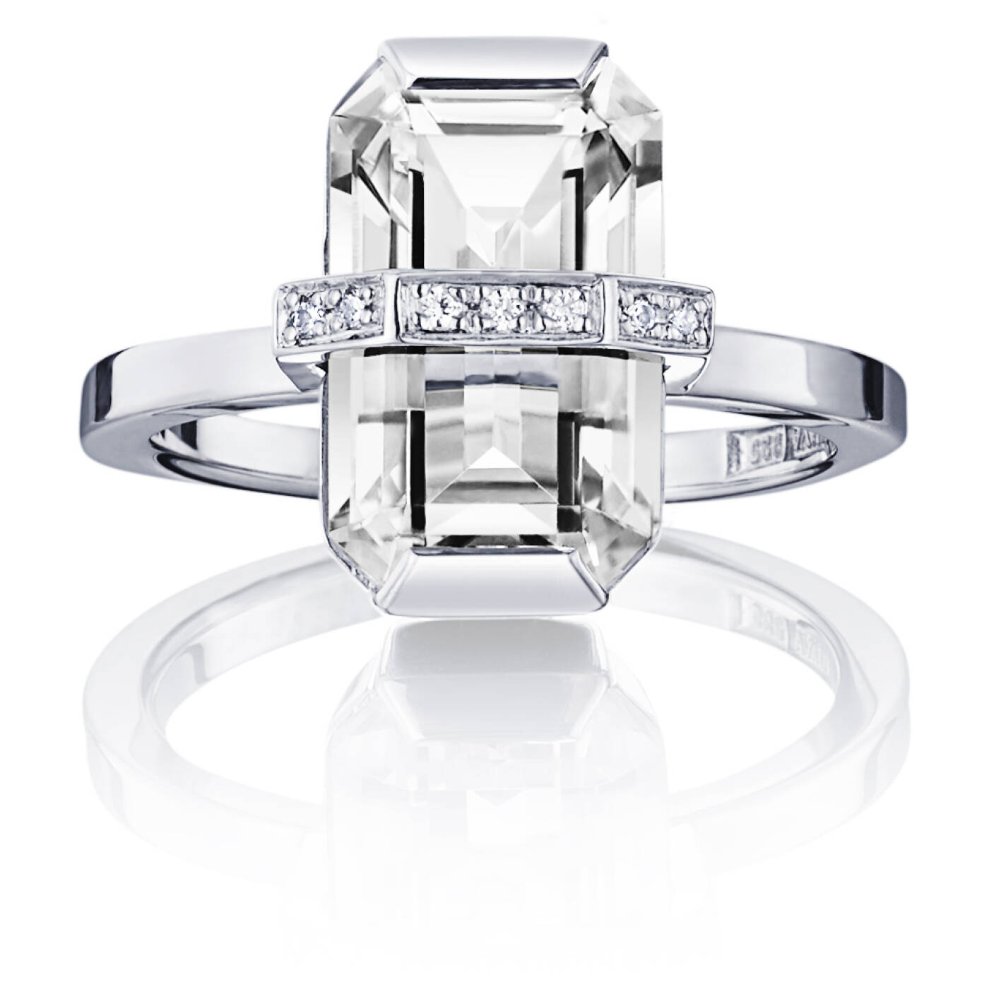 Little Bend Over - Crystal Quartz Ring White gold