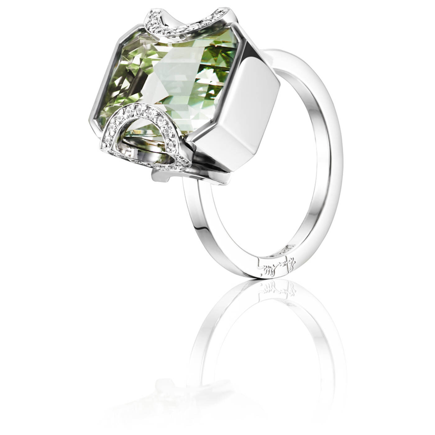 Little Magic Star - Green Quartz Ring White gold