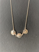 Uppland Necklaces 3 blommor silver 42+3 cm