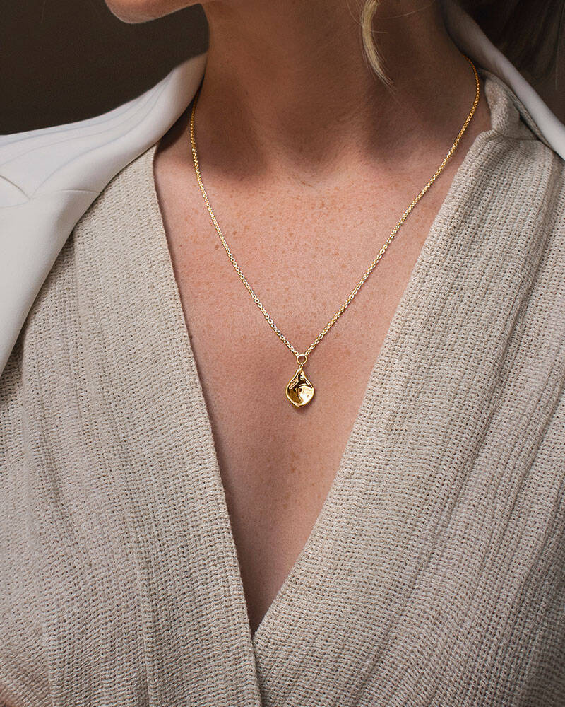 Gaias Grace single Necklaces Gold