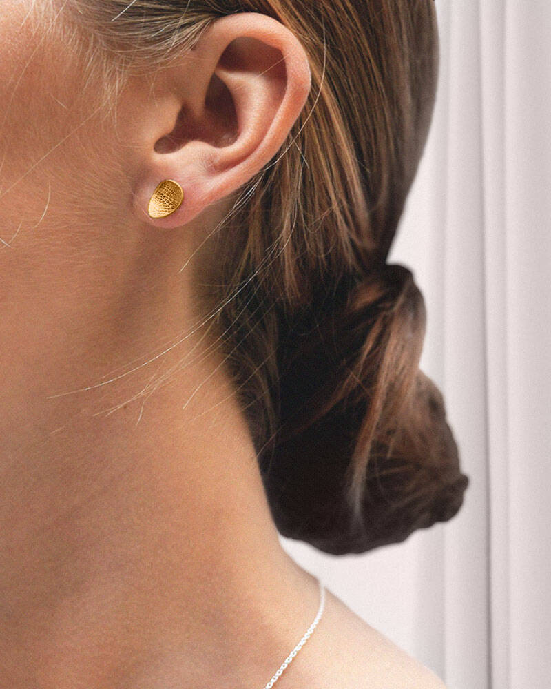 Leaf drop Earring fixed Gold