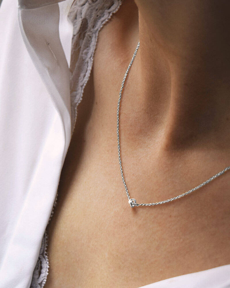 Le knot drop Necklaces silver