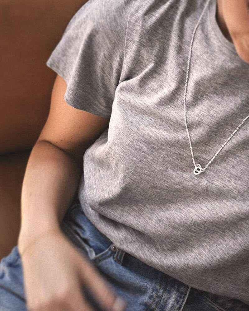 Le knot long Necklaces silver