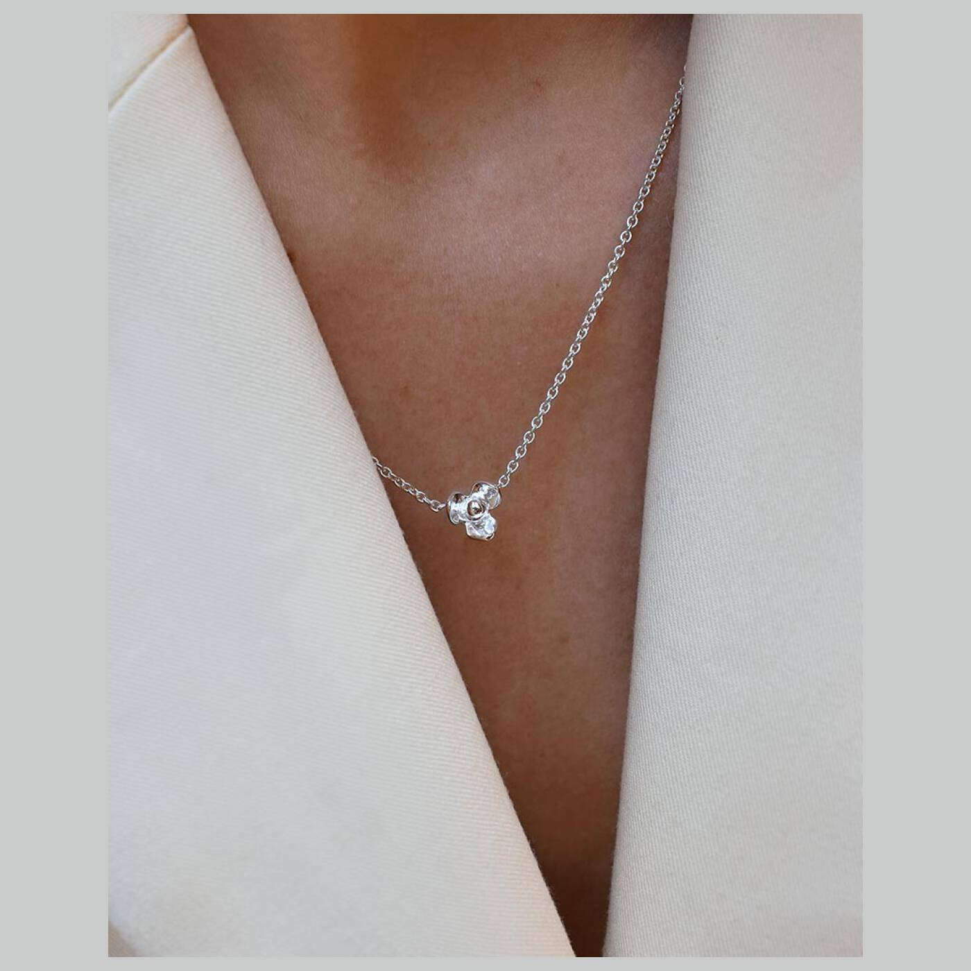 Lotus Necklaces silver