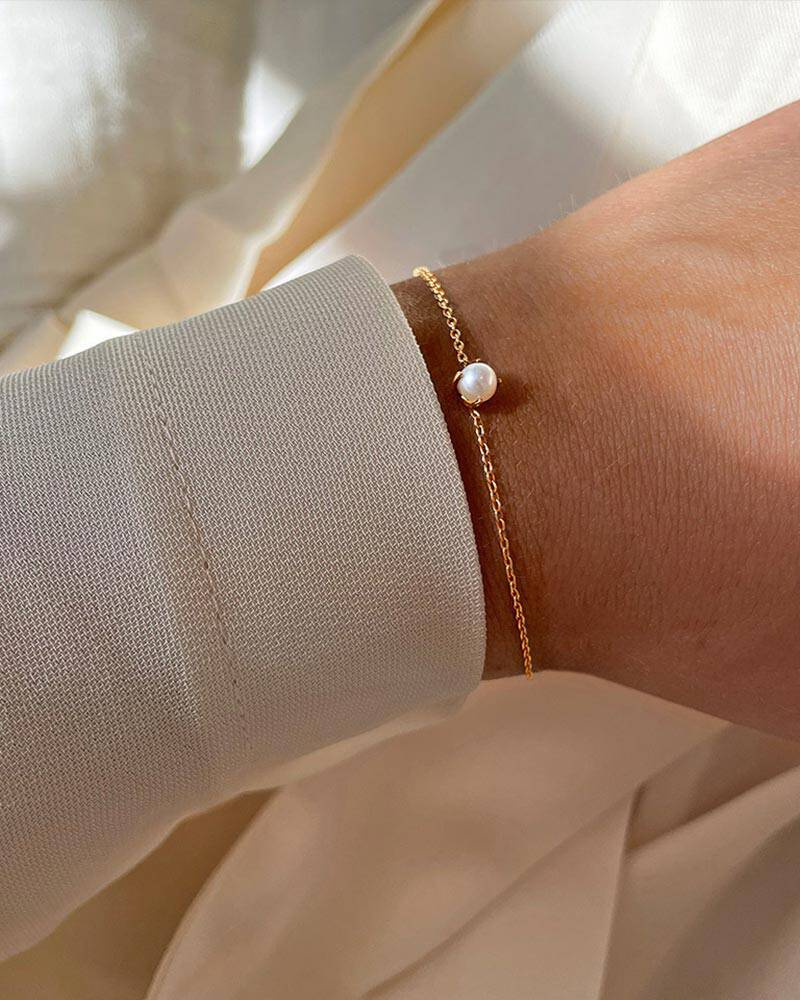 Petite Pearl Bracelets Gold