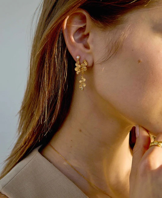 Audrey pearl earrings Gold